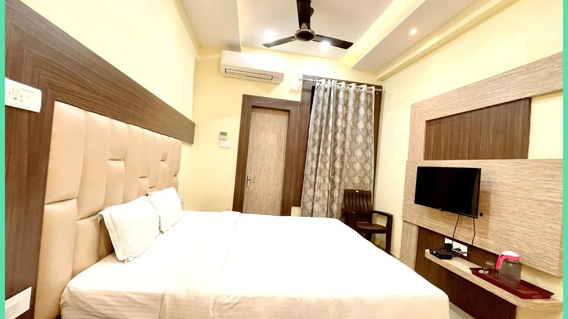 Hotel Nandini Palace ! Varanasi ! ! Fully-Air-Conditioned-Hotel Family-Friendly-Hotel, Near-Kashi-Vishwanath-Temple And Ganga Ghat