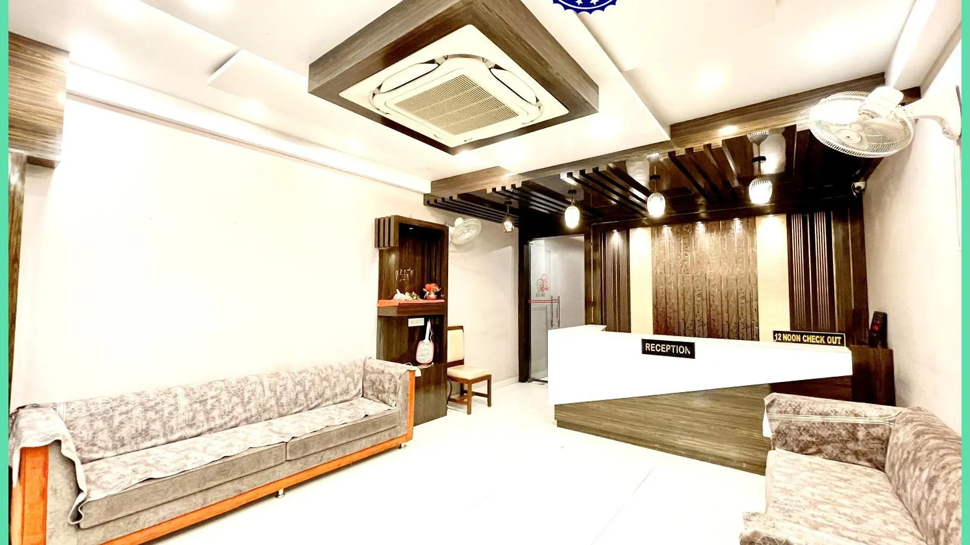 Hotel Nandini Palace ! Varanasi ! ! Fully-Air-Conditioned-Hotel Family-Friendly-Hotel, Near-Kashi-Vishwanath-Temple And Ganga Ghat